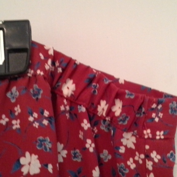 |SOLD| Red White Blue Floral Skirt with Side Slits - Picture 3 of 8